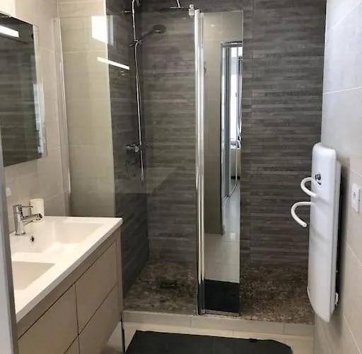 Magnifique Au Pied Des Plages