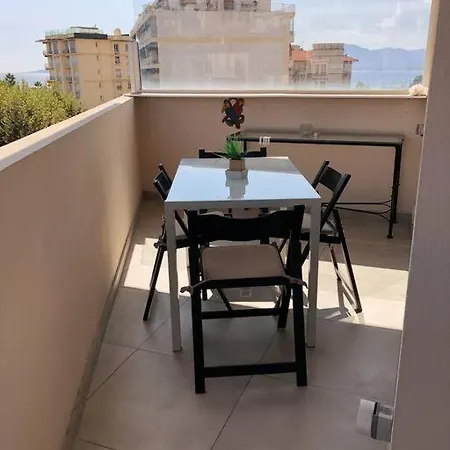 Magnifique Au Pied Des Plages * Κάννες